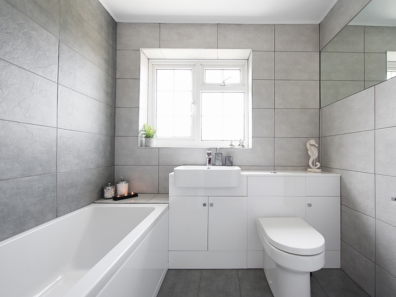 浴缸材質(zhì)有哪些，選購的時候應(yīng)該注意些什么?