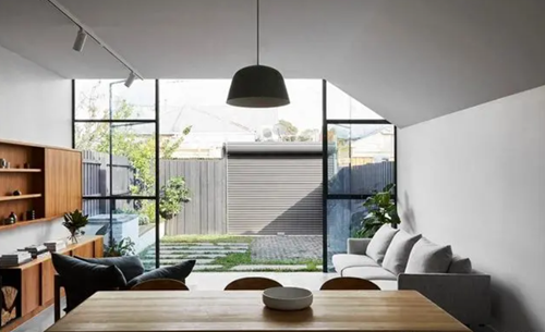 如何從根本上解決墻體發(fā)霉返潮的問題呢?