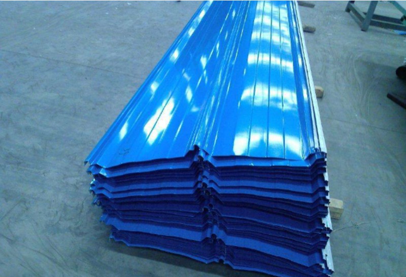 夾心彩鋼板有哪些分類和型號(hào)?夾心彩鋼板安裝注意事項(xiàng)