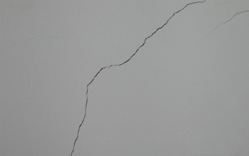 墻體開(kāi)裂的原因是什么，墻體開(kāi)裂怎么辦?