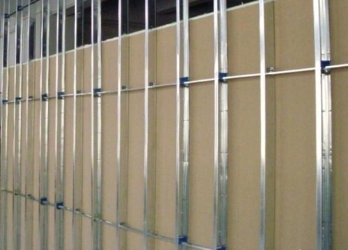 輕鋼龍骨隔墻特點(diǎn)是什么，輕鋼龍骨隔墻施工注意事項(xiàng)有哪些?