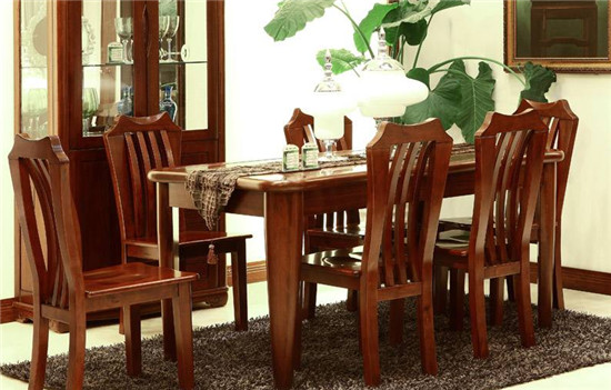 實木餐桌哪種材質(zhì)好，實木餐桌如何保養(yǎng)?