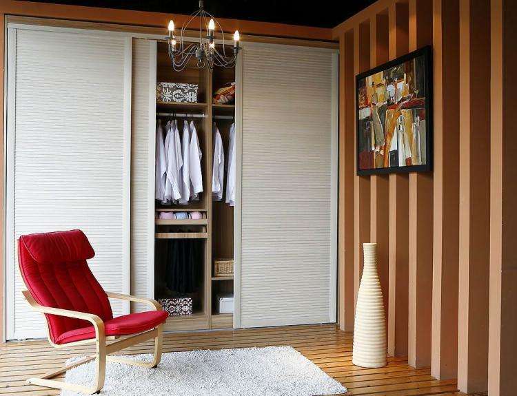 衣帽間移門相關(guān)介紹，衣帽間移門選購注意事項(xiàng)有哪些?