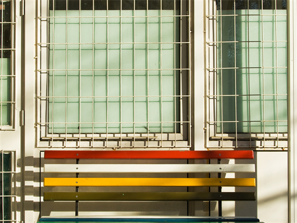 陽臺防盜窗的材質有哪些，防盜窗的款式有哪些?