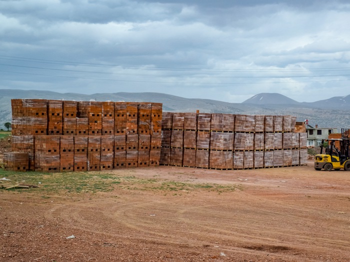 輕質(zhì)磚密度是多少，輕質(zhì)磚性能特點是什么?